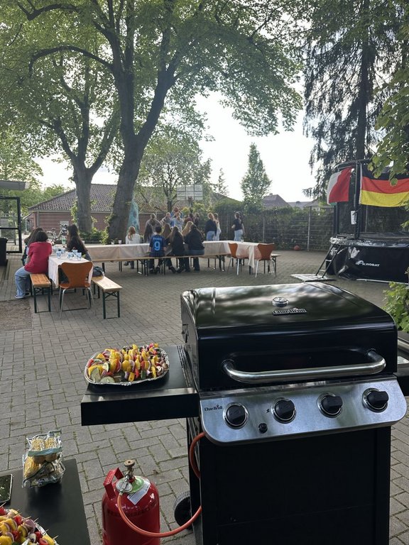 2026_BestPractice-Jugendwerk_Stadtlohn-bonds_and_bbq.jpg  